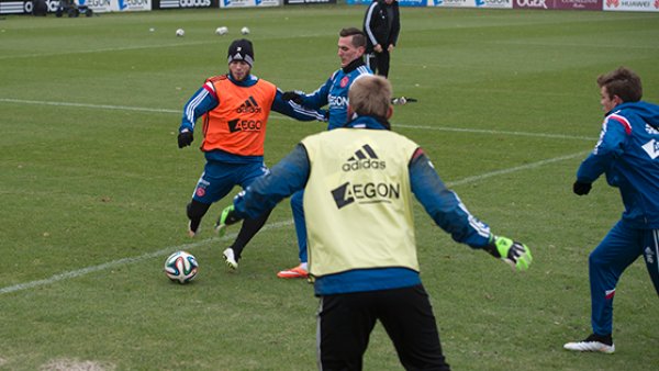 对方球门前 对方球门前