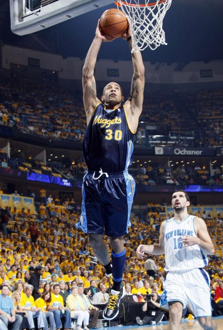 中场球员也 中场球员也