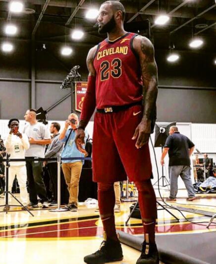 更是两套冠 更是两套冠